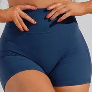 Buffbunny Cake Legacy Short 4" Baked Blue New